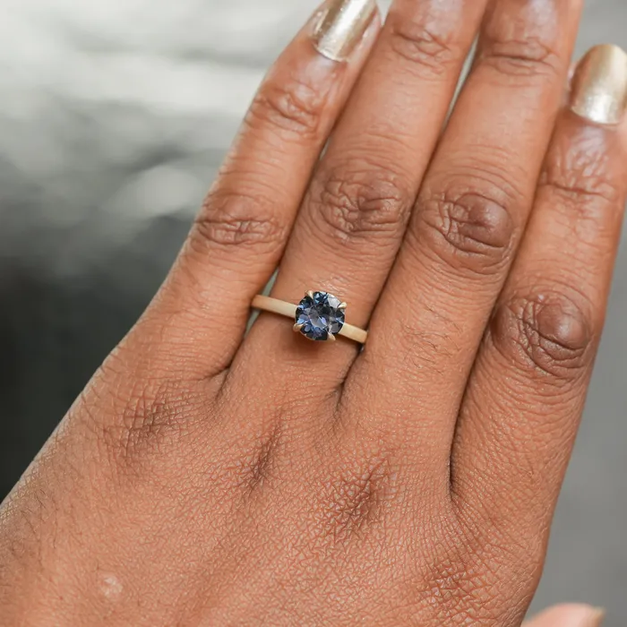 Quest Minerals 172ct ColorShifting Songean Sapphire Flat Band 4 Prong Solitaire in 18k Yellow Gold Rings