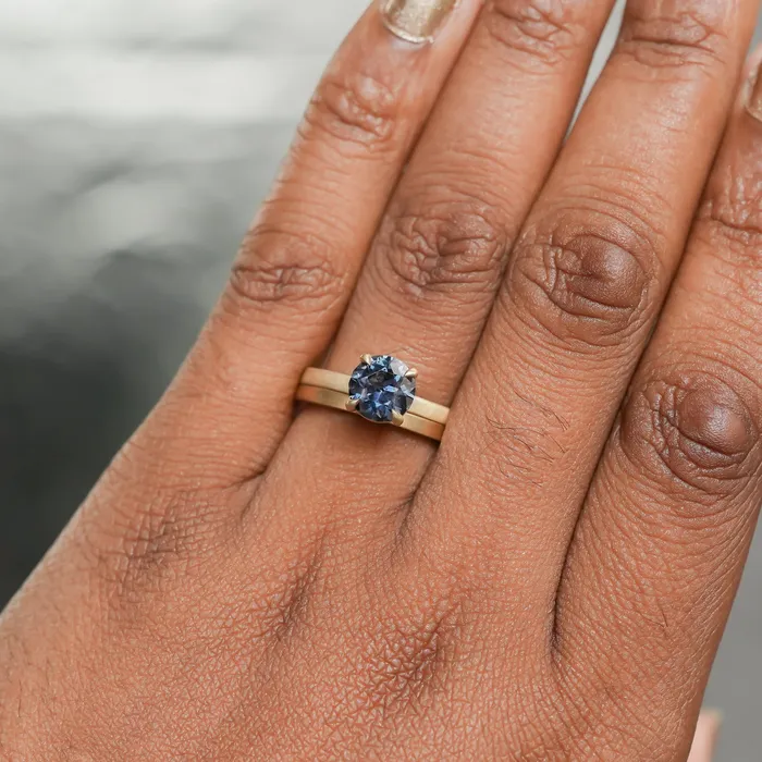 Quest Minerals 172ct ColorShifting Songean Sapphire Flat Band 4 Prong Solitaire in 18k Yellow Gold Rings