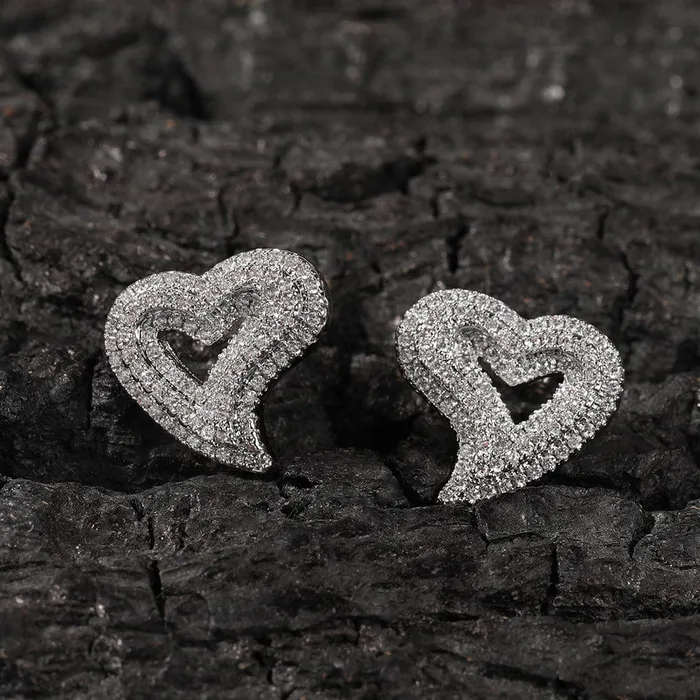 Hollow Heart Stud Earrings VVS Jewelry Earrings