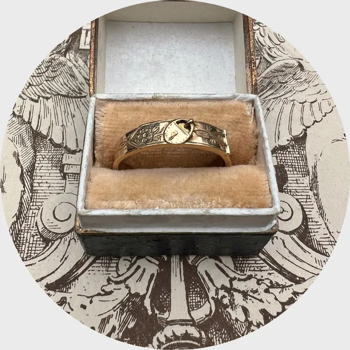 Victorian Memorial Ring with Locked Compartment 21stfinds Rings