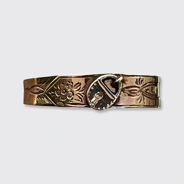 Victorian Memorial Ring with Locked Compartment 21stfinds Rings