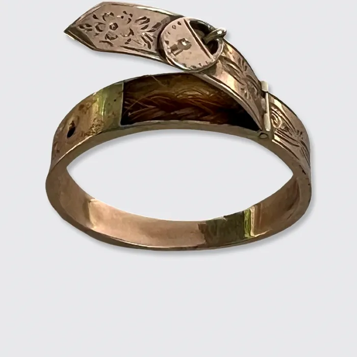 Victorian Memorial Ring with Locked Compartment 21stfinds Rings