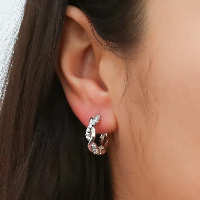 Earrings BERRICLE Woven CZ Medium Hoop Earrings in Sterling Silver 075