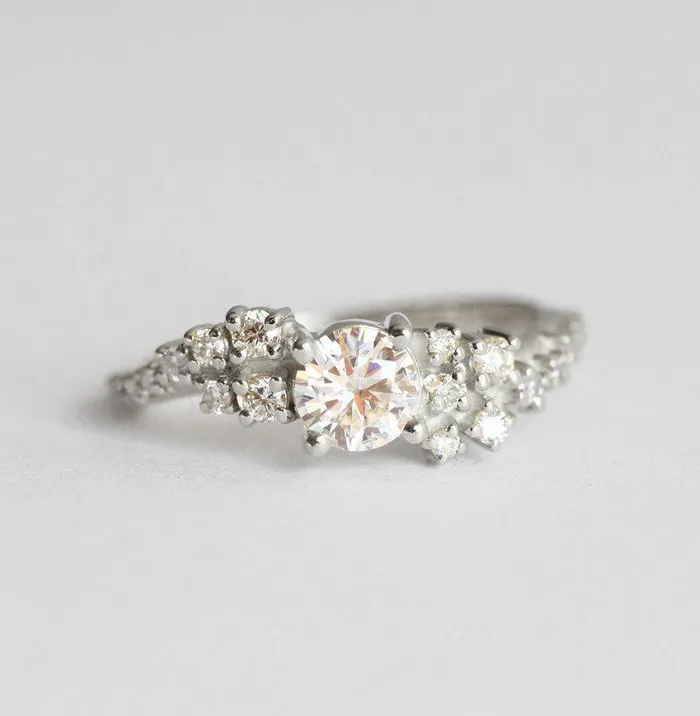 Rings Capucinne Val Round Diamond Cluster Ring