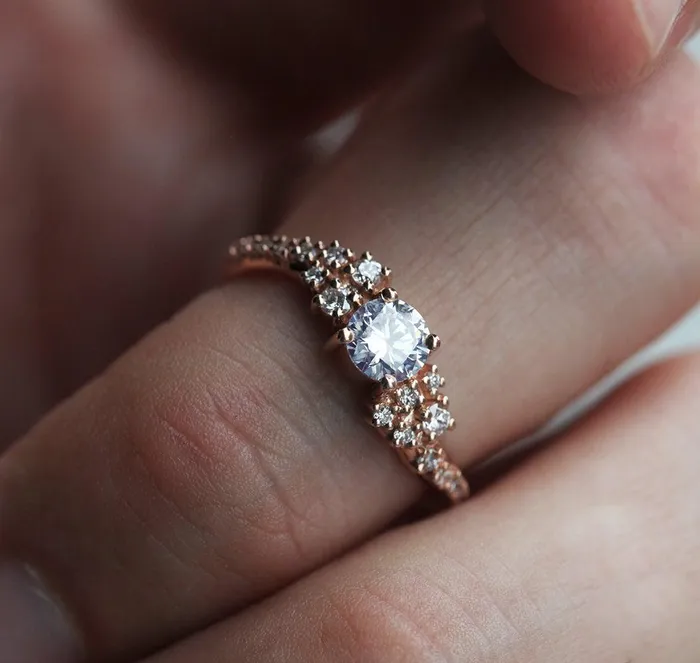 Rings Capucinne Val Round Diamond Cluster Ring